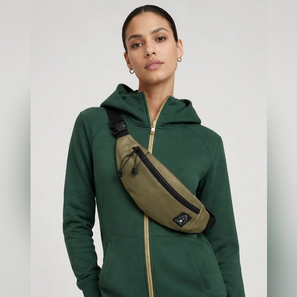 American Eagle Outfitters Handbags - AMERICAN EAGLE Fanny Pack Green